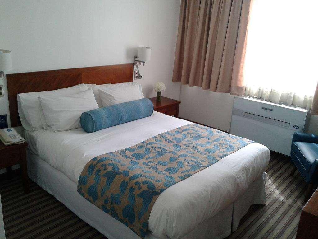 Panamericana Hotel Providencia Santiago de Chile Rum bild
